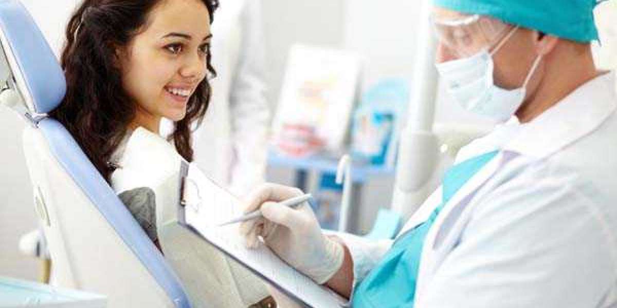 What Should I Expect During My First Visit to an Etobicoke Dentist?