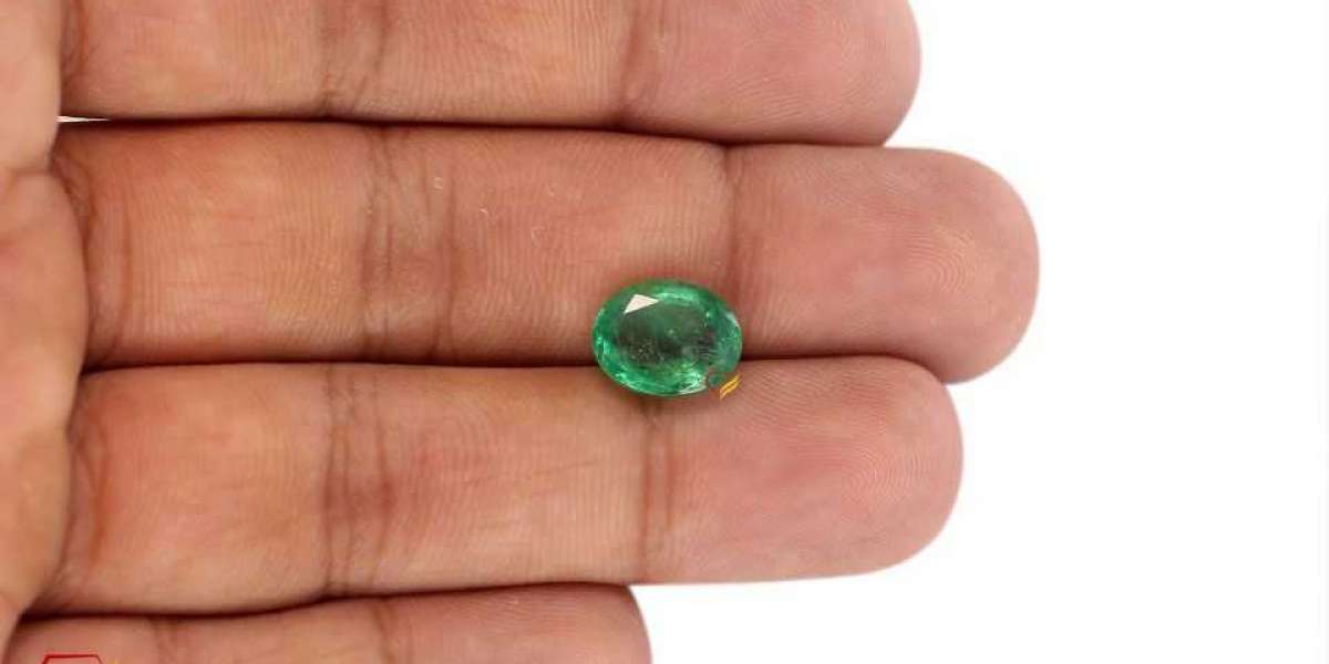 Emerald Stone: The Gem of Elegance and Enlightenment