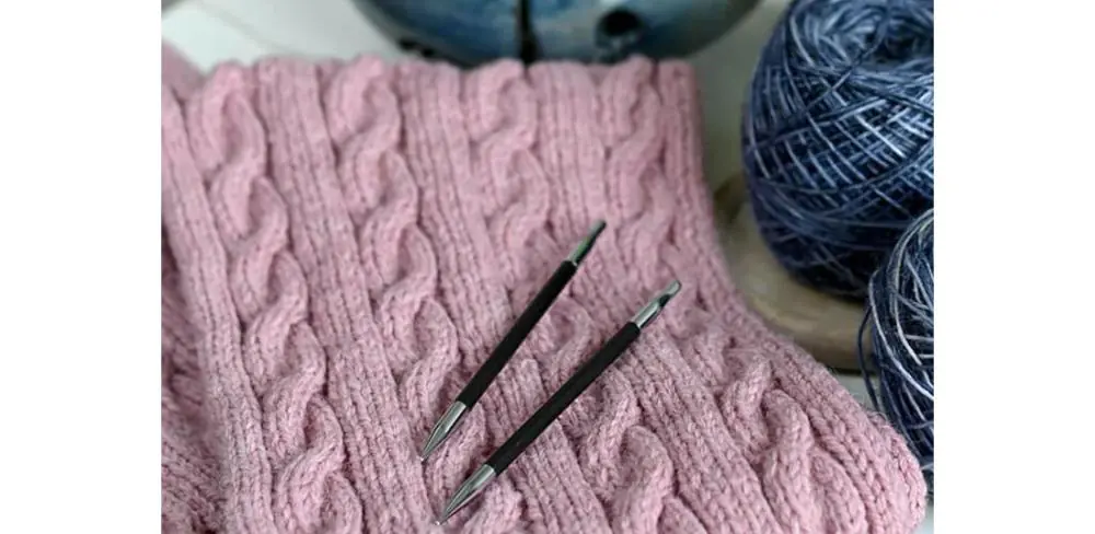 How to Choose Between Double-Pointed and Circular Knitting Needles