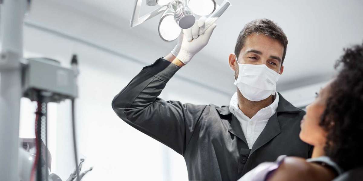 A Comprehensive Guide to Becoming a Dental Nurse: Course, Career, and Benefits