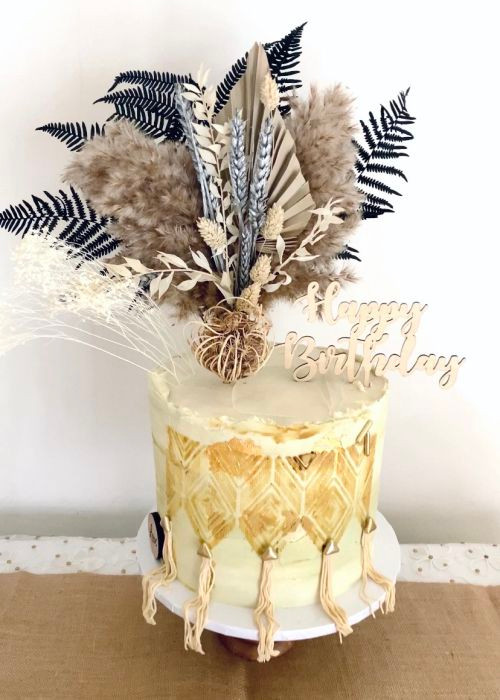 Homemade, Bespoke Cakes in London by Pearls & Crumbs