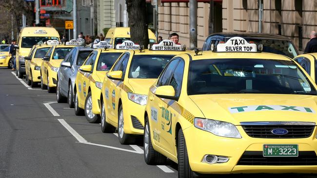 How to find a reliable St Albans taxi on busy days