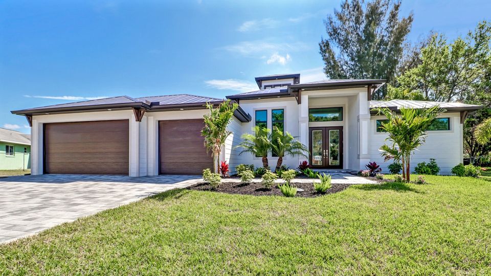 Contact Leading Home Builders in Cape Coral FL for Quality Homes – Sposen Signature Homes