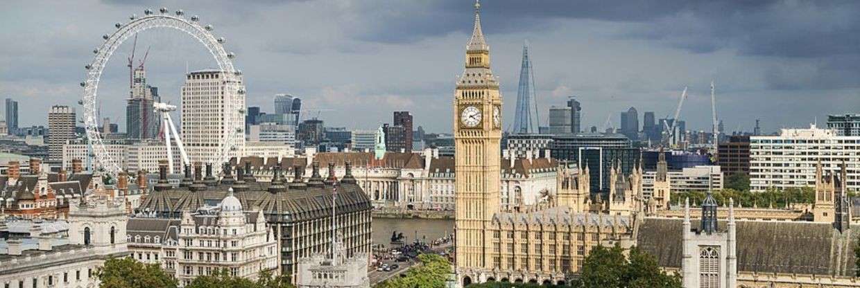 Qantas Airlines London Office in England 1-833-918-3516