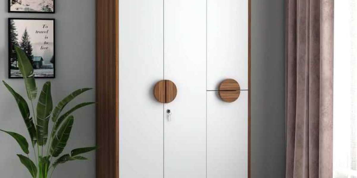 Wardrobe Organization Tips for a Clutter-Free Look