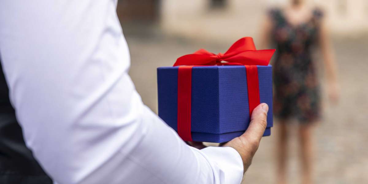 Premium Corporate Gift in Dubai | Wrapp Up Advertising Requisites Trading LLC