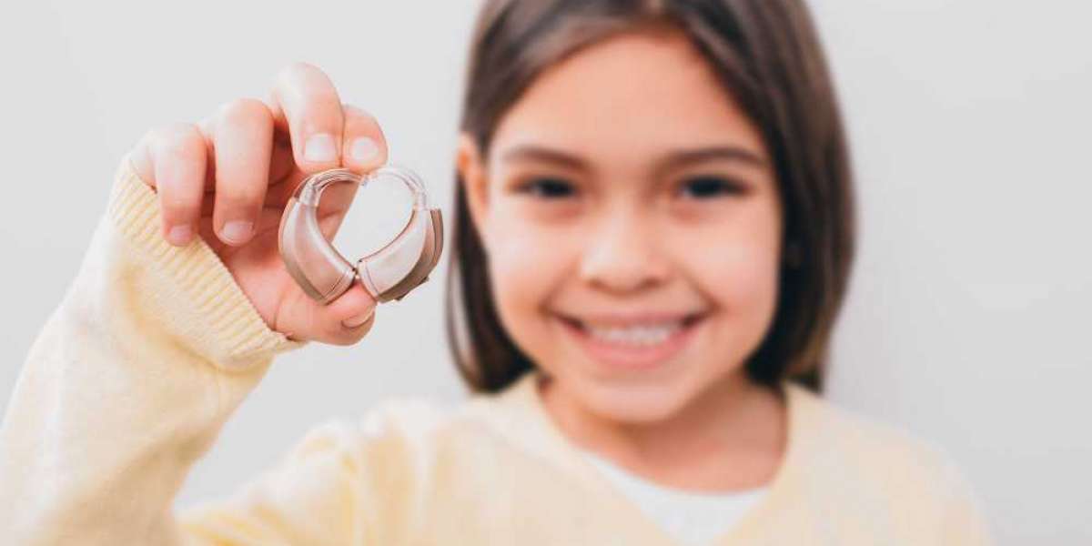 Top Benefits of Using Wireless Hearing Aids in Daily Life