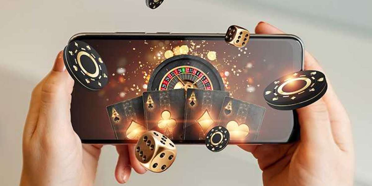 Gameone 是一家香港的遊戲公司，提供多款熱門線上遊戲。請問 Gameone 的官方網站提供哪些主要功能和服務？此外，使用者如何透過 gameone app 提升遊戲體驗？