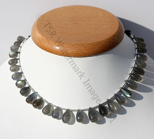 Choosing Best Labradorite Beads for Your Jewellery Projects - Ratna Sagar Jewels: Gemstone Beads Supplier