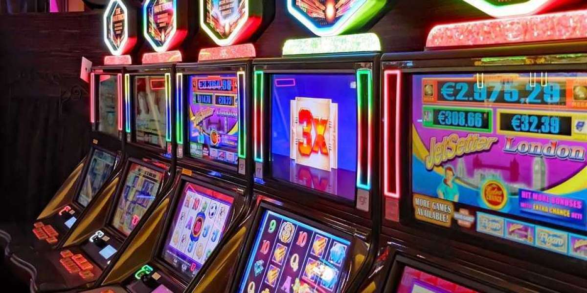 PG Slot เว็บตรง vs Regular Slots: What’s the Difference?