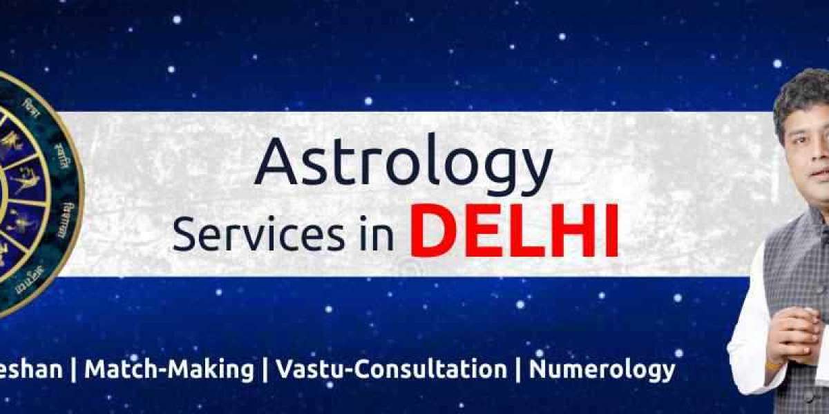 Why Consulting an Astrologer in Delhi is a Smart Life Move
