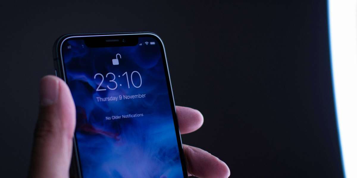 Cracked Screen? Here’s What You Should Do Immediately