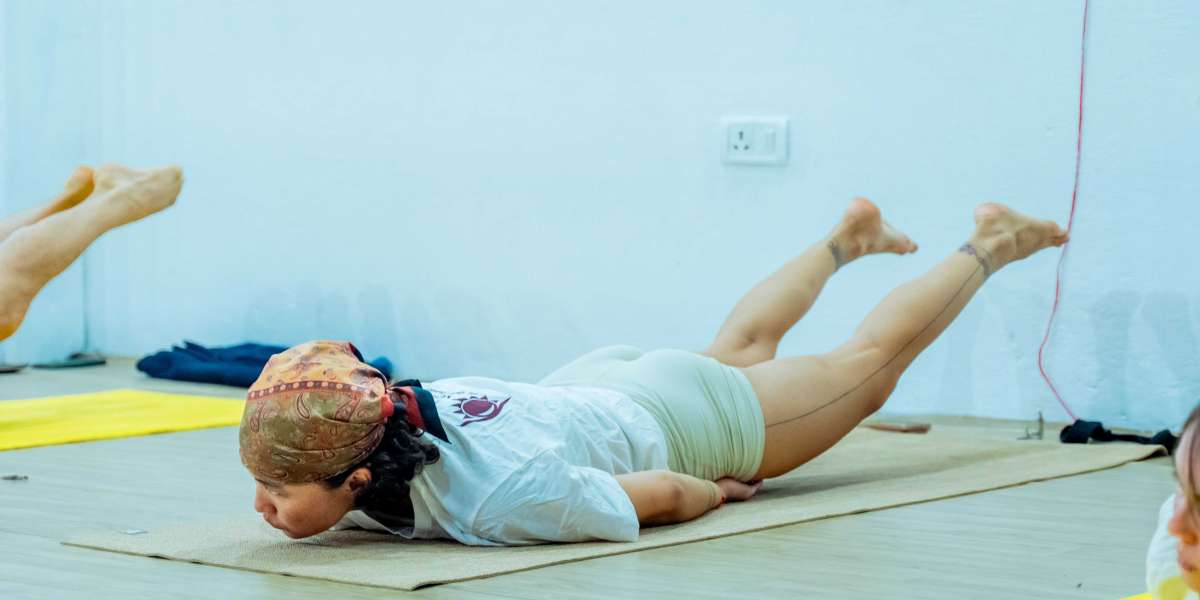 Your First Step Toward Teaching: Enrolling in a 100 Hour Yoga Teacher Training Program in Rishikesh