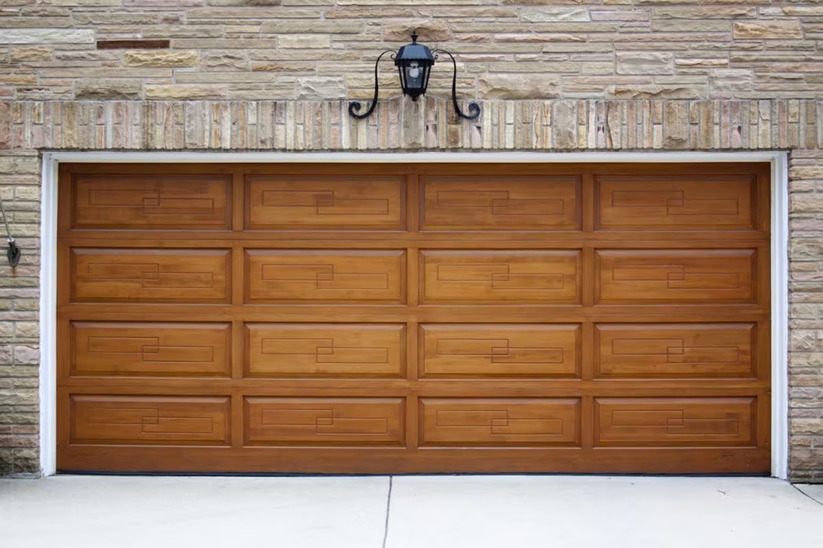 Automatic Garage Doors accompanying Operator: Recommendation, Buy, and Installation | Entrepreneurs Break