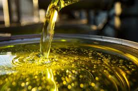 Canola Oil in Bulk: A Complete Guide for Businesses in Canada and the USA