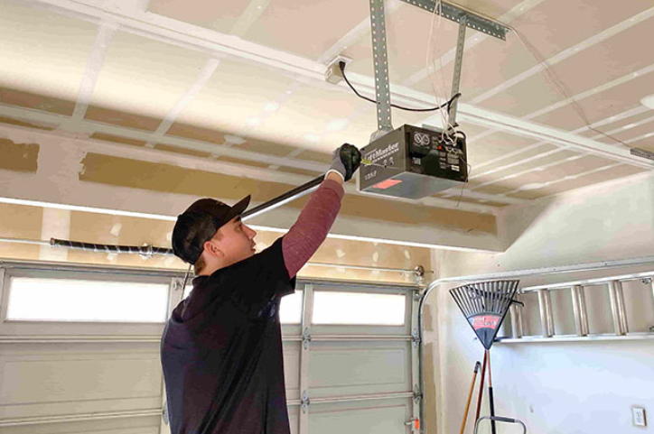 Garage Door Repair Dubai Done Right the First Time - Jephteturf - jephte turf - jephte turf pmu