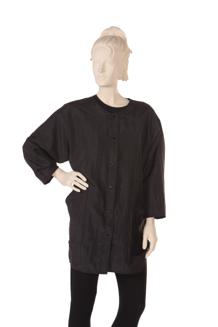 What Are the Benefits of Investing in High-Quality Salon Gowns and Aprons for Hairstylists?